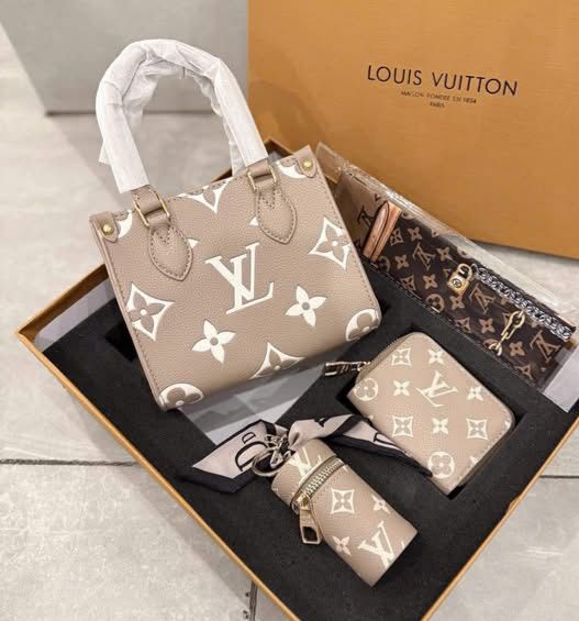 OnTheGo PM Monogram Canvas Handbag β Louis Vuitton (3-Piece Set) π