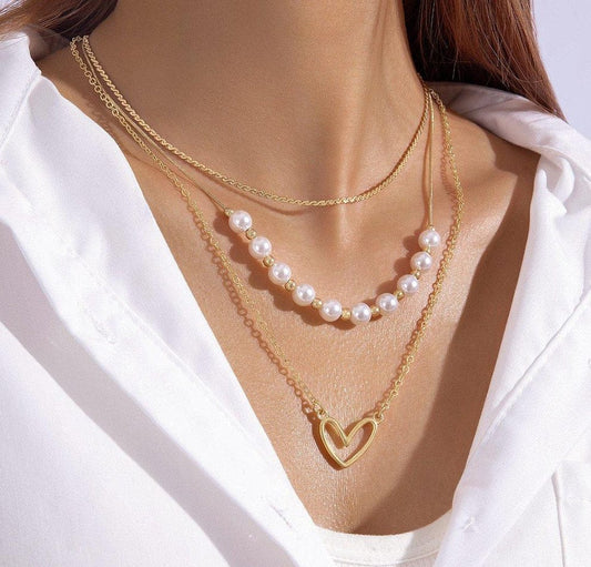 3 Layered Necklace with Heart Shape and Pearls