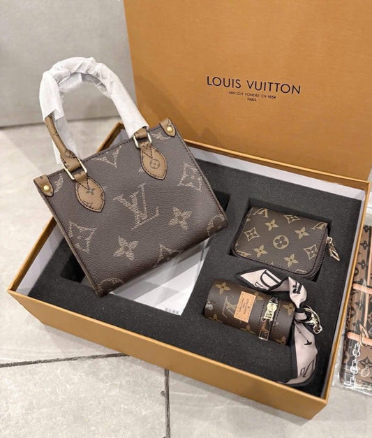 OnTheGo PM Monogram Canvas Handbag – Louis Vuitton (3-Piece Set) 👜