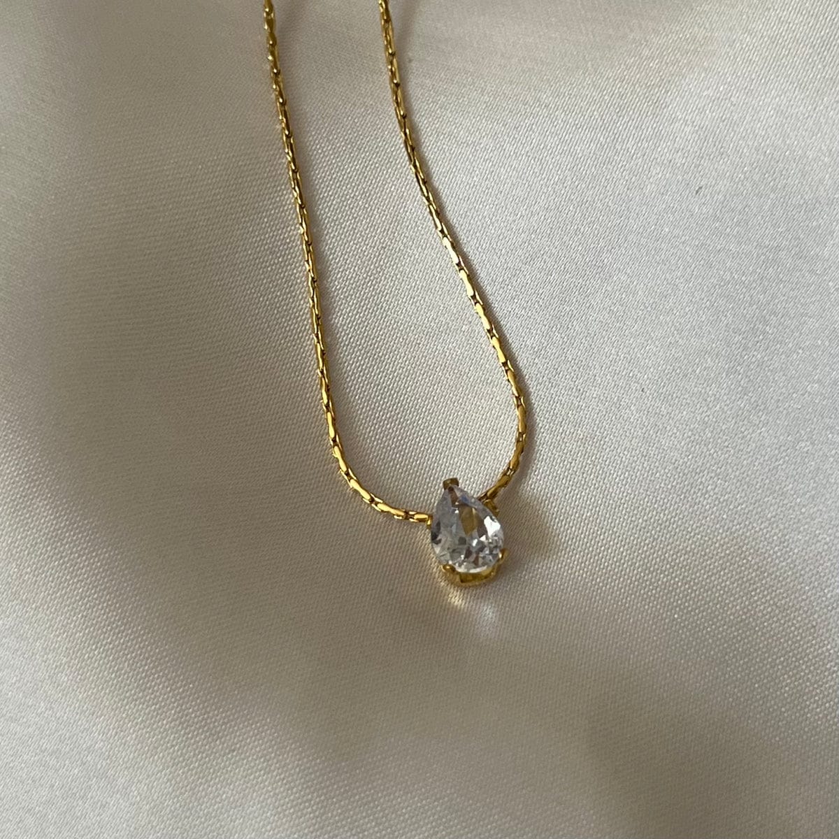 Raindroplet Solitaire Gold-Plated Necklace