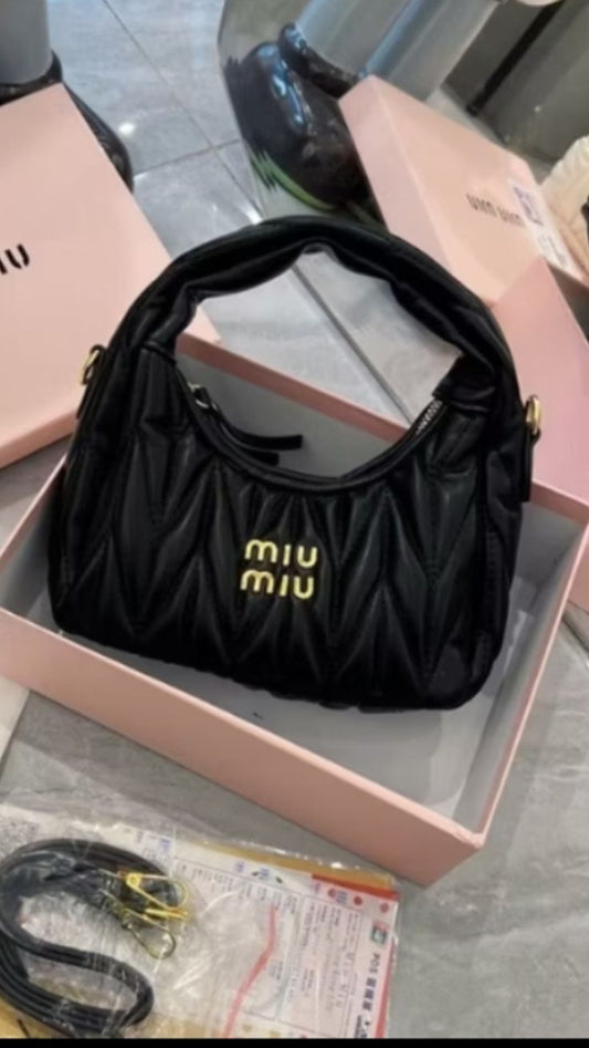 𝗠 𝗜 𝗨  Wander Bag