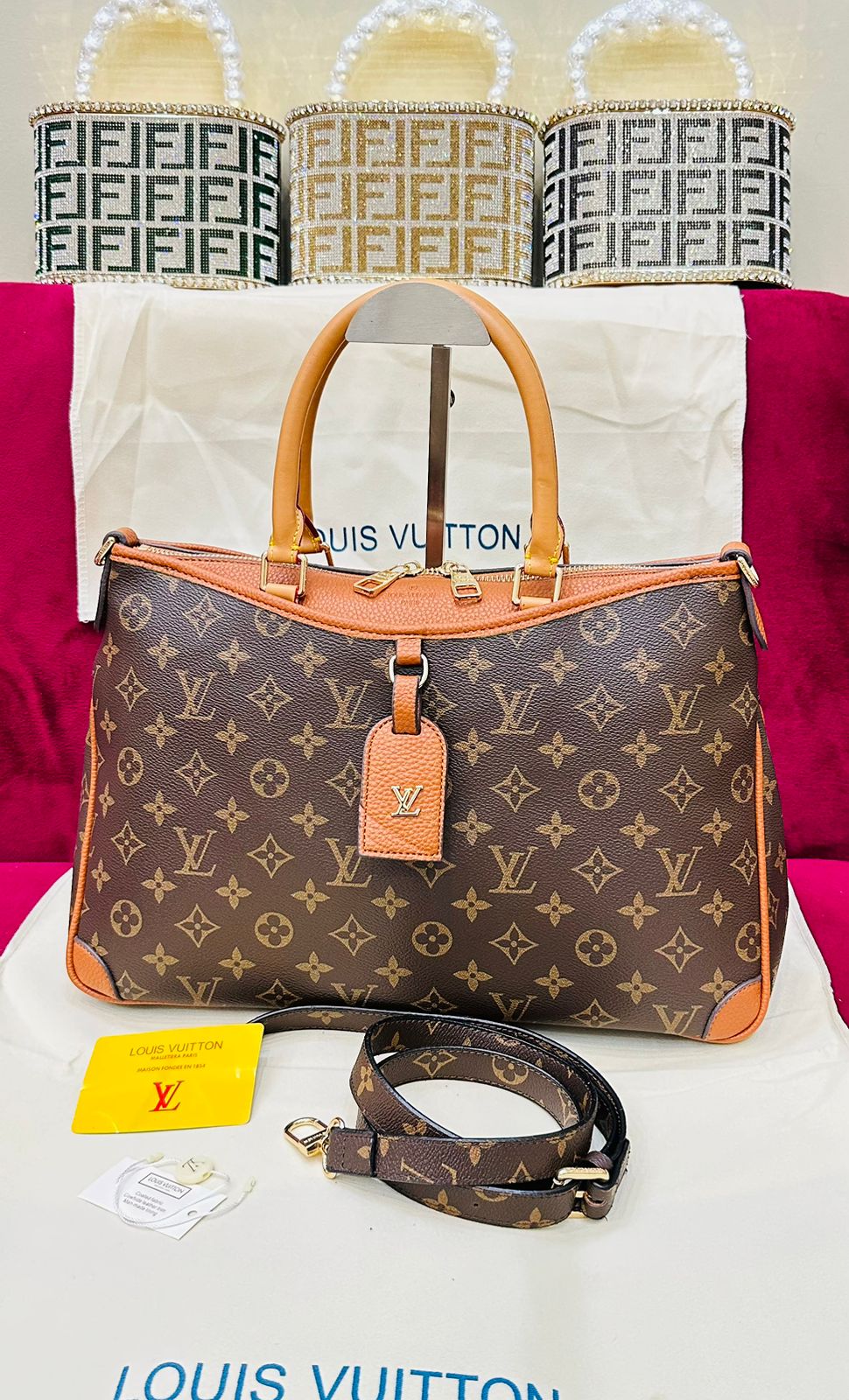 𝗟𝗢𝗨𝗜𝗦 𝗩𝗨𝗜𝗧𝗧𝗢𝗡 | Master Quality – Official Model